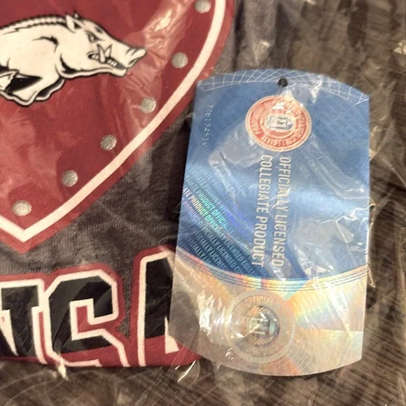 NWT [Outerstuff] Arkansas Razorbacks NCAA Long Sleeve Tee Grey Girls Youth M-XL - Picture 6 of 6